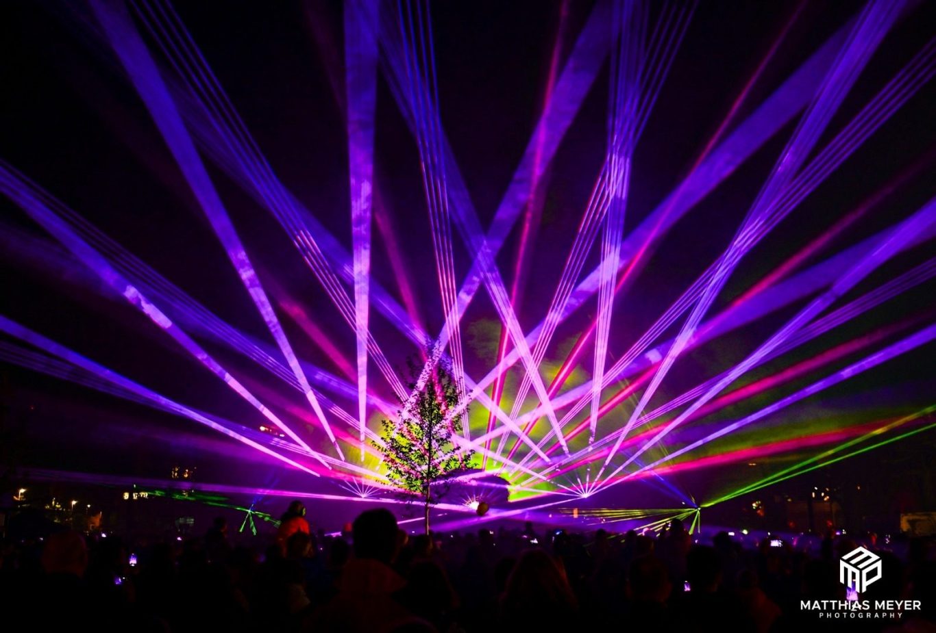 CTW Laser Showlaser-Projektion bei einer Veranstaltung
